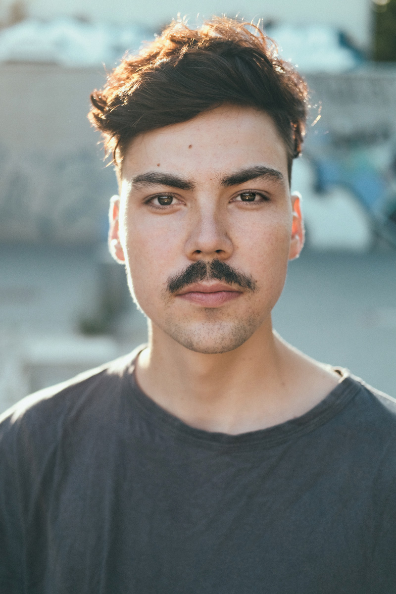 Aron Boks Foto Ken Yamamoto